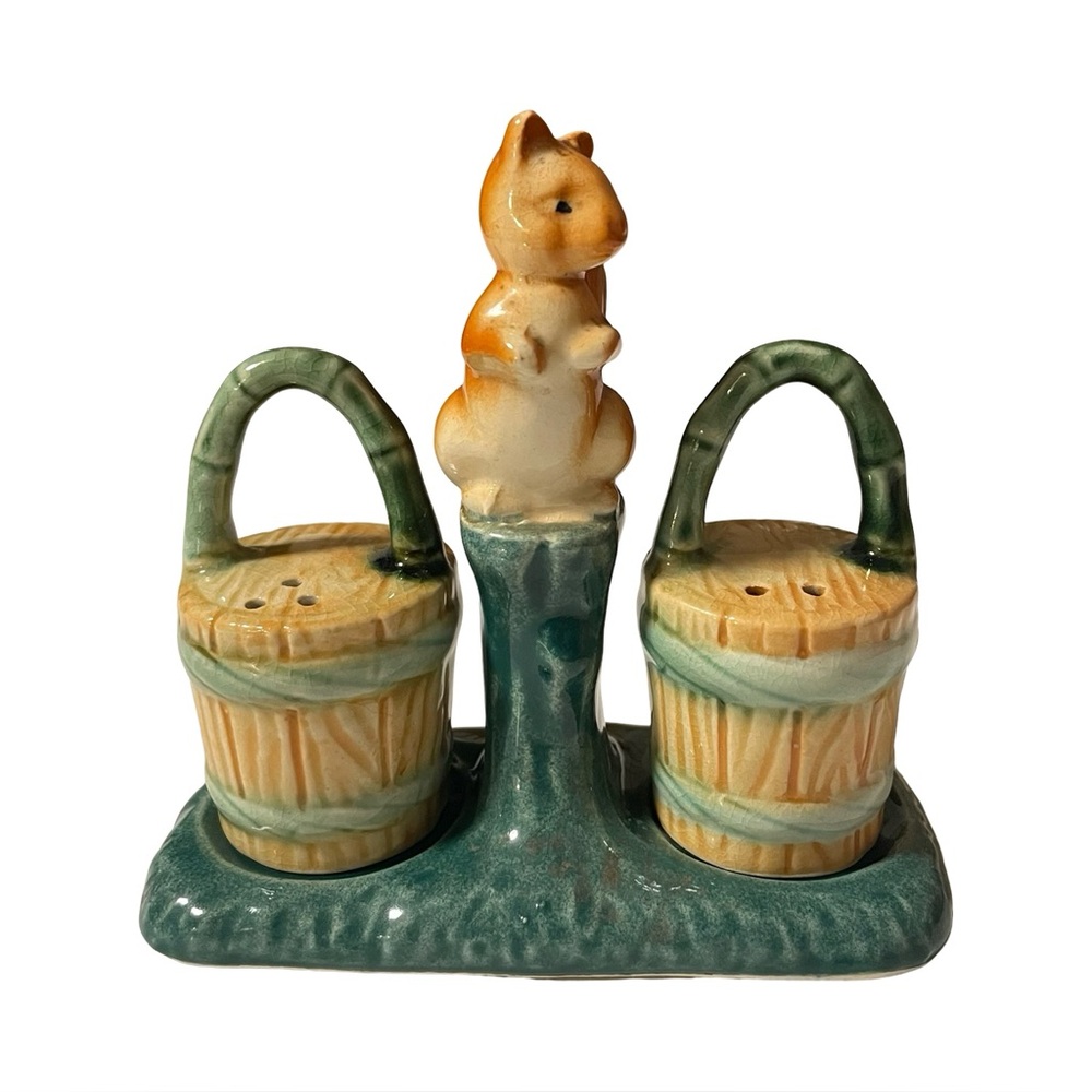 🐿️ Vintage 1950s Squirrel Salt & Pepper Shaker Set – Super Cute! 🧂✨